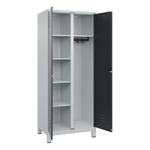 C+P Putzmittelspind Classic PLUS, 1 Abteil, Trennwand mittig, lichtgrau / grau, B 800 mm, mit Füßen, Drehriegel