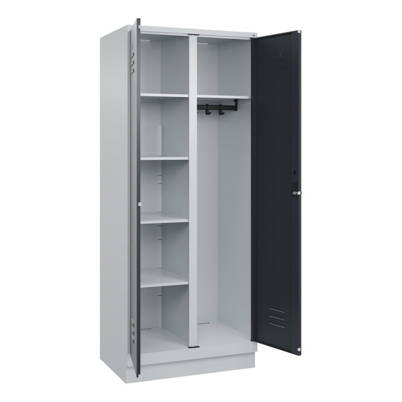 C+P Putzmittelspind Classic PLUS, 1 Abteil, Trennwand mittig, lichtgrau / grau, B 800 mm, mit Bodensockel, Drehriegel