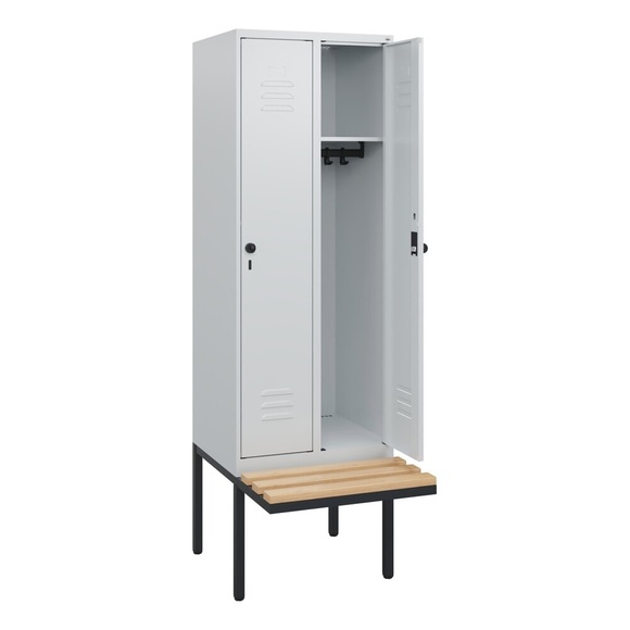 C+P Spind Classic PLUS, 2 Abteile, HxBxT 1.950 x 600 x 815 mm, für Vorhängeschloss, auskragende Bank aus Buche, lichtgrau, lichtgrau