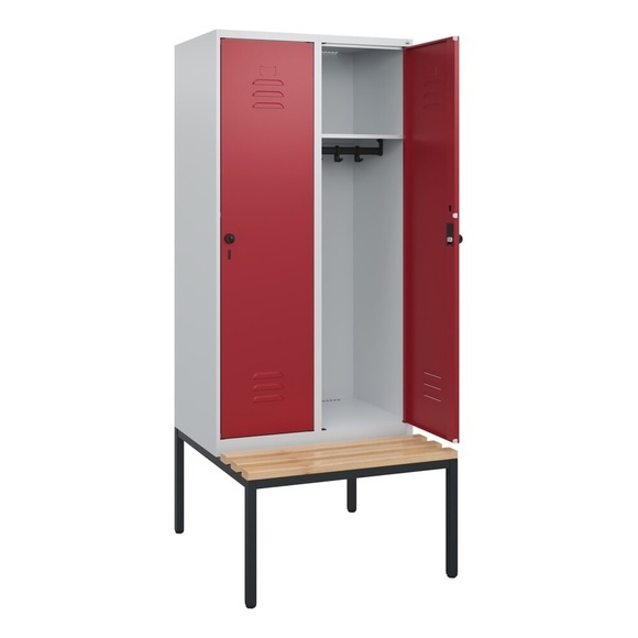 C+P Spind Classic PLUS, 2 Abteile, HxBxT 1.950 x 800 x 815 mm, für Vorhängeschloss, untergebaute Bank aus Buche, lichtgrau, rubinrot