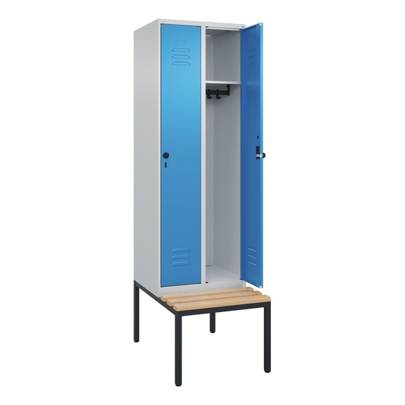 C+P Spind Classic PLUS Sitzbank, 2 Abteile, lichtgrau / lichtblau, B 600 mm, Sicherheits-Drehriegel, untergebaut, Buche-Hartholz