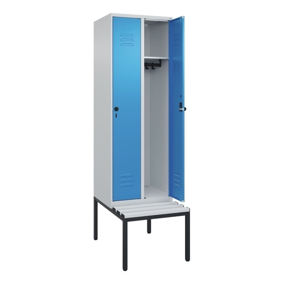 C+P Spind Classic PLUS Sitzbank, 2 Abteile, lichtgrau / lichtblau, B 600 mm, Sicherheits-Drehriegel, untergebaut, Kunststoff