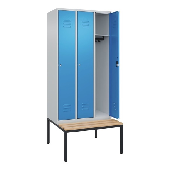 C+P Spind Classic PLUS Sitzbank, 3 Abteile, lichtgrau / lichtblau, B 900 mm, Zylinderschloss, untergebaut, Buche-Hartholz