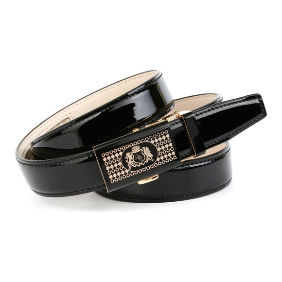 Anthoni Crown Lackledergürtel in Schwarz mit goldfarbener Glas-Schliesse