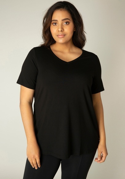 Base Level Curvy T-Shirt »Alba«, Weich fliessende, formstabile Qualität