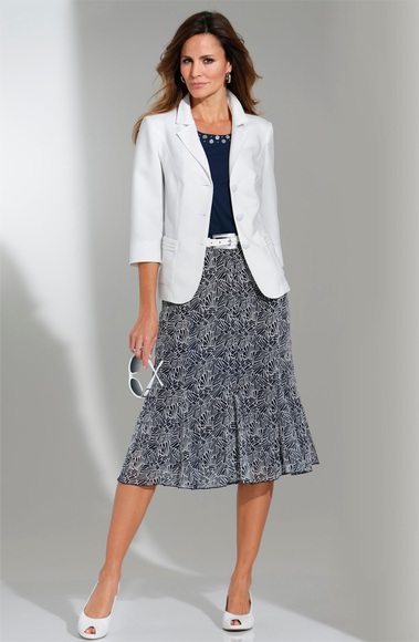 Lady Blusenblazer mit geschliffenen Schmuck-Knöpfen