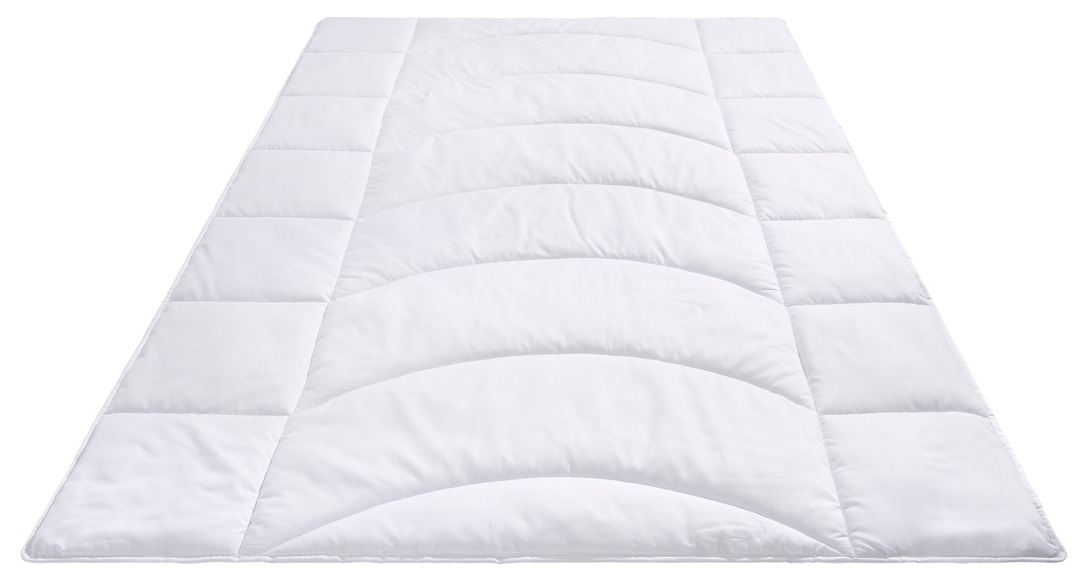 Microfaserbettdecke, »Microlux«, Traumecht, Füllung: Polyester, Bezug: *Von Testschläfern im Juni 2013 mit »GUT« (1,8) bewertet (getestet wurde das 4-Jahreszeiten-Bett in der Grösse 135/200), kochfest bis 95 °C, zum Spitzenpreis!