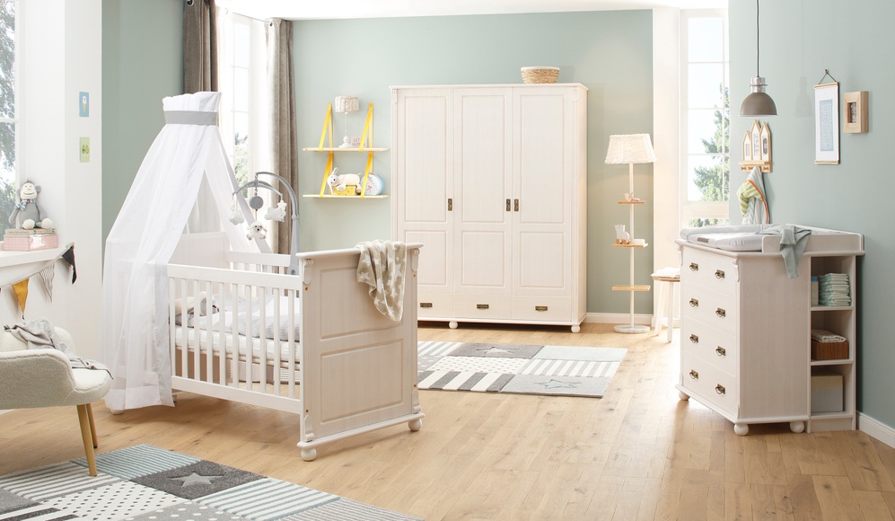 Lüttenhütt Babyzimmer-Komplettset »Aimo«, (Set, 3 St., Kinderbett, Schrank, Wickelkommode), aus Massivholz; FSC®-Holz aus gewissenhaft bewirtschafteten Wäldern
