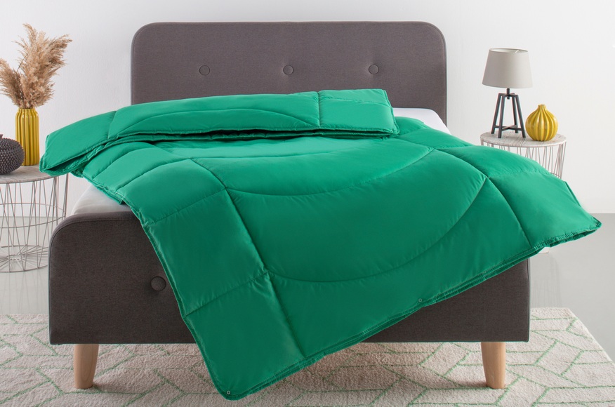 Microfaserbettdecke »Microlux«, 4-Jahreszeiten, Füllung 3D-Klimafaser, Bezug Microfaser-Feinbatist samtweich, (1 St.), bunte Bettdecke in 135x200 cm und weiteren Grössen, Sommer oder Winter