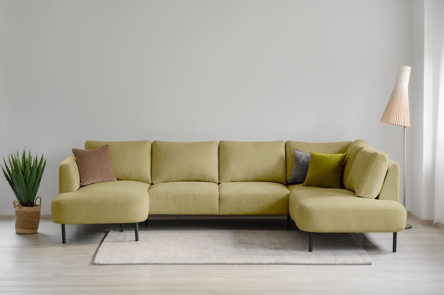 Places of Style Wohnlandschaft »Cesola, U-Form, XXL«, in weichem Chenille-Stoff, Breite 327 cm, mit schwarzen Metallfüssen