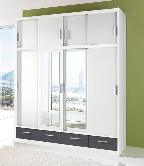 priess Kleiderschrank