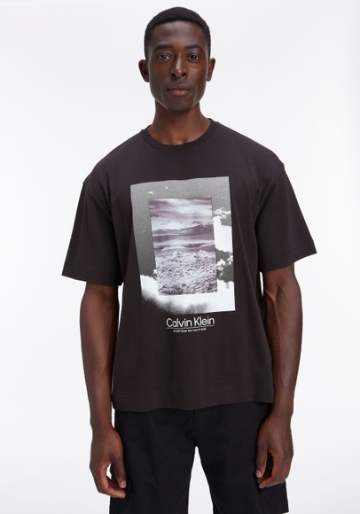 Calvin Klein Kurzarmshirt, mit Calvin Klein Logo unter Fotoprint