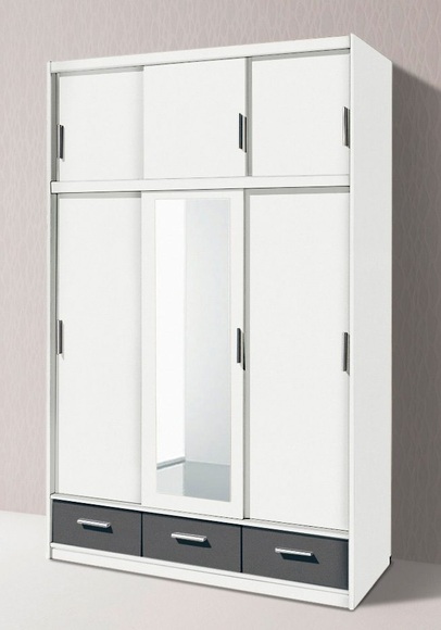 priess Kleiderschrank