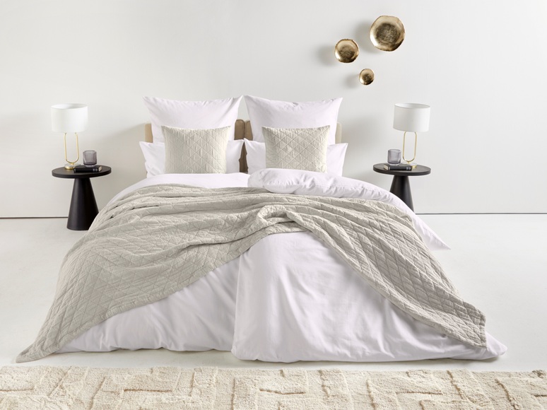 Guido Maria Kretschmer Home&Living Tagesdecke »Elisa«, mit Rautensteppung, hautfreundliche Stoffqualität, aus 100% Baumwolle, nachhaltige Überwurf, Tagesdecke, Plaid, Bettüberwurf, Farbe: beige, hellgrau & sand