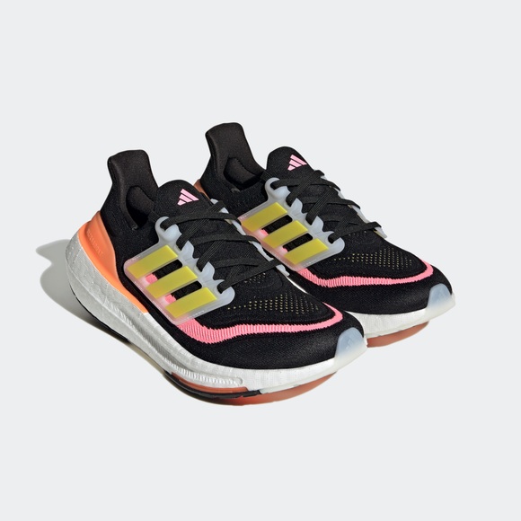 adidas Performance Laufschuh »Ultraboost Light Laufschuh«