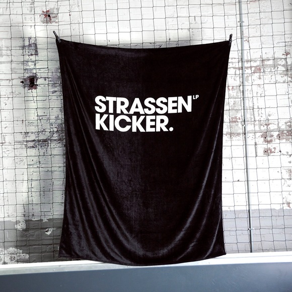 HERDING WellsoftDecke Strassenkicker schwarz-weiß 150 x 200 cm