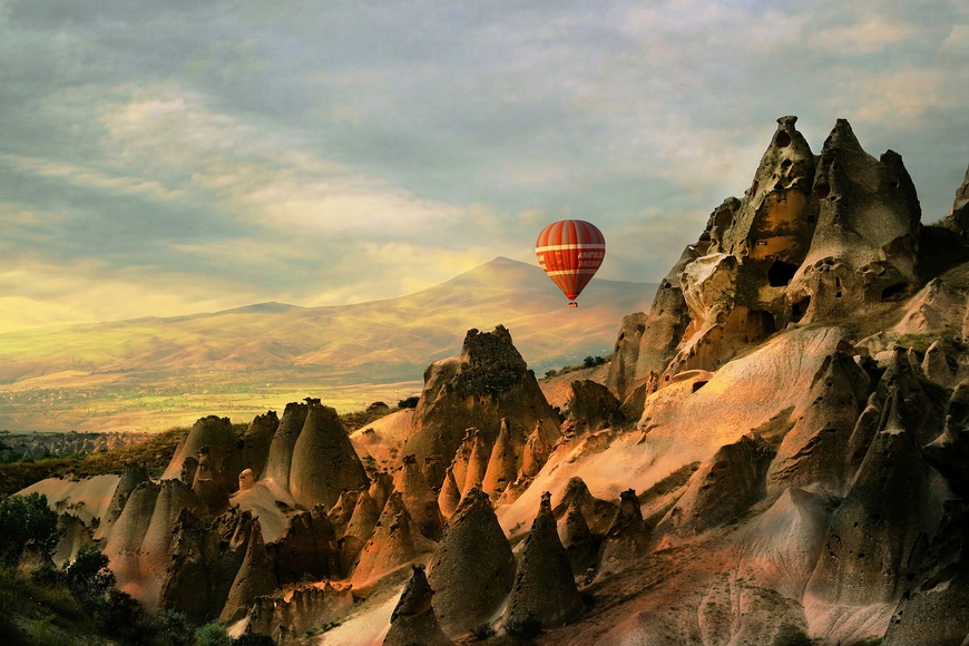 Papermoon Fototapete »Photo-Art EMINE BASA, CAPPADOCIA«, Vliestapete, hochwertiger Digitaldruck, inklusive Kleister