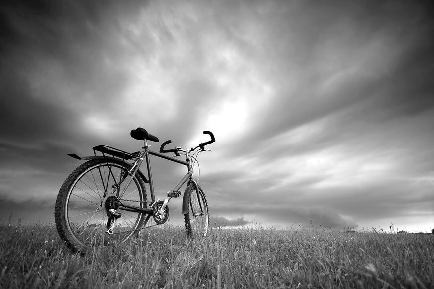 Papermoon Fototapete »Fahrrad Schwarz & Weiss«, Vliestapete, hochwertiger Digitaldruck, inklusive Kleister
