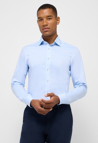 SLIM FIT Hemd in hellblau unifarben