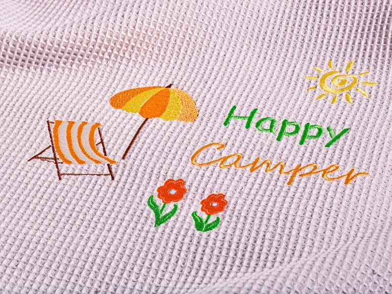 Kneer Wohndecke »Happy Camper«, aus Waffelpiqué mit Stickerei, auch als Tagesdecke einsetzbar