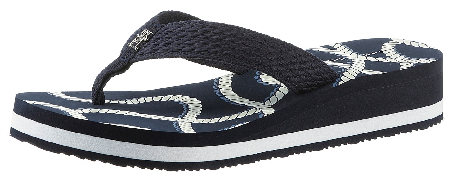 Tommy Hilfiger Zehentrenner »TOMMY ROPE M WEDGE SANDAL«, mit bedruckter Decksohle