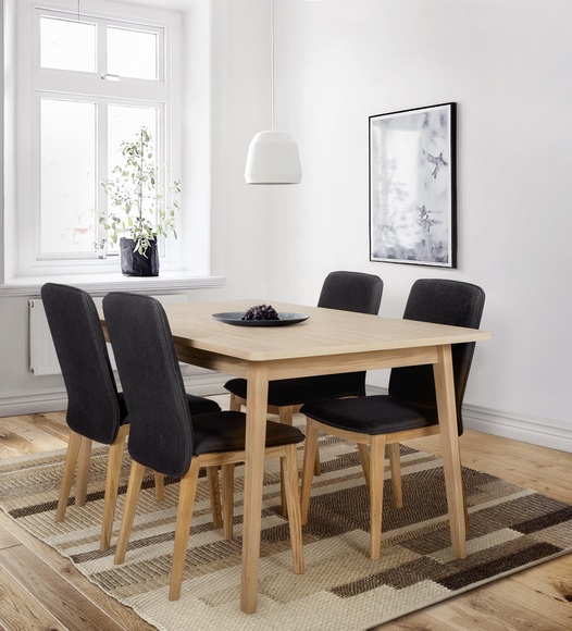 andas Esstisch, Holzfurnier aus Eiche