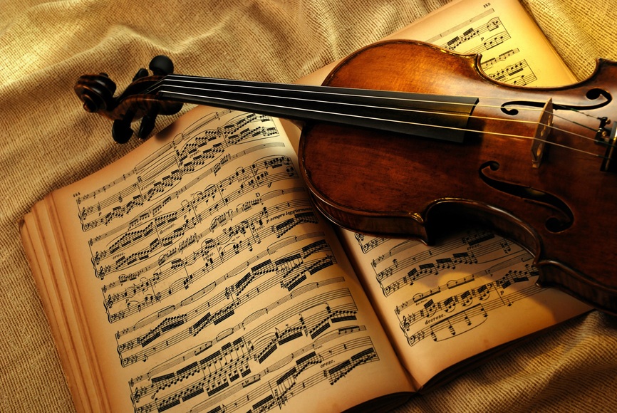 Papermoon Fototapete »VIOLINE-MUSIK KUNST RETRO VINTAGE GEIGE INSTRUMENT STEG«, Vliestapete, hochwertiger Digitaldruck, inklusive Kleister