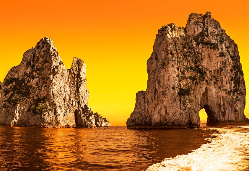 Papermoon Fototapete »CAPRI-INSEL-FARAGLIONI FELSEN GROTTE MEER KLIPPEN SONNE«, Vliestapete, hochwertiger Digitaldruck, inklusive Kleister
