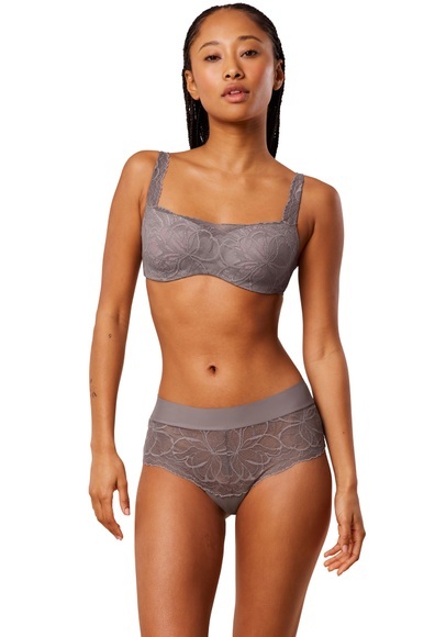 Triumph Bügel-BH »Body Make-Up Illusion Lace Balconette«, Stretch-Spitze