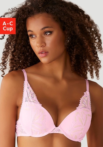 LASCANA Push-up-BH, im modischen High-Apex Schnitt