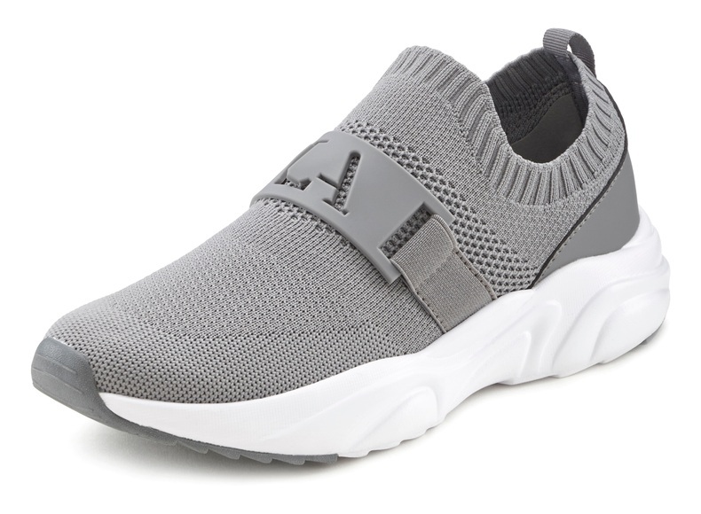 LASCANA Slip-On Sneaker, mit dekorativem Band und Chunky Sohle vegan