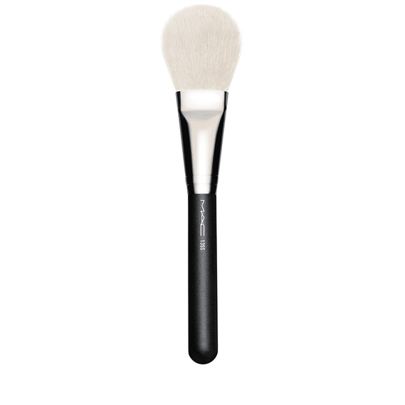 MAC #135 Large Flat Powder Brush Puderpinsel