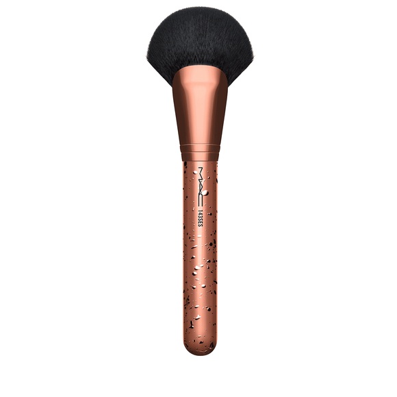 Bronzing - Medium Face Fan Brush 143SES