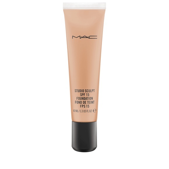 MAC NC45 Studio Sculpt SPF15 Foundation 40ml