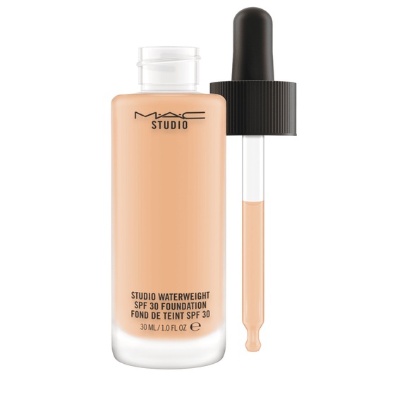MAC NC30 Studio Waterweight SPF 30/PA++ Foundation 30ml