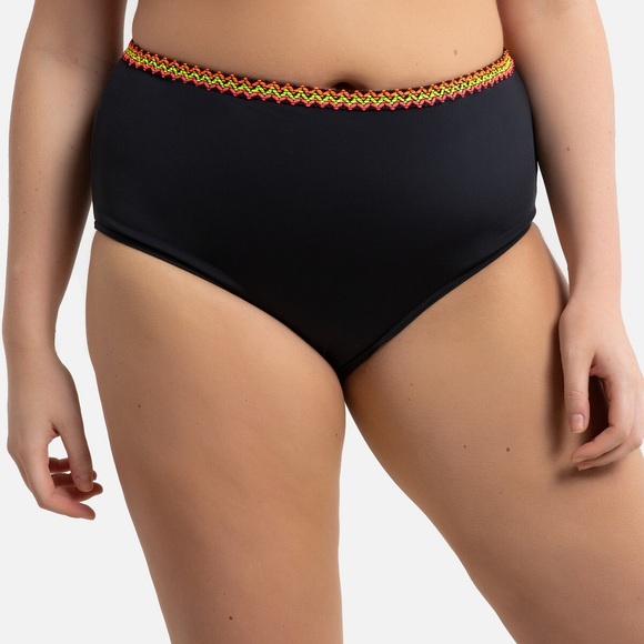 Bikini-Slip mit hohem Bund und Stickerei