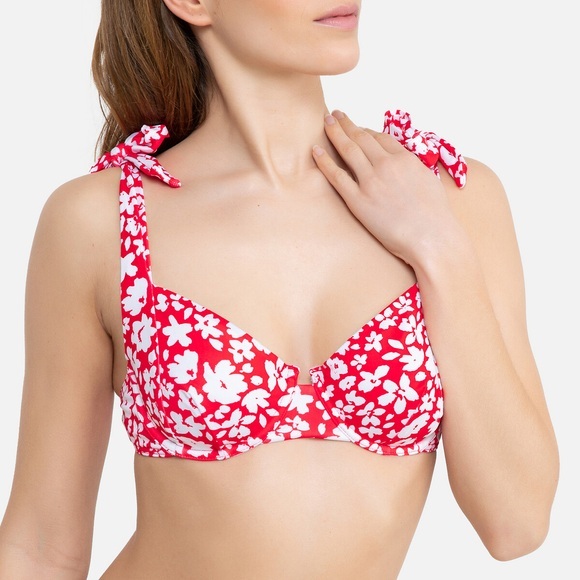 Bikini-Oberteil mit Recycling-Polyamid