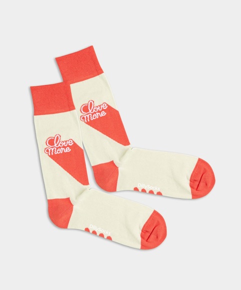 Love More - beige Socken mit Spruch Motiv - DillySocks