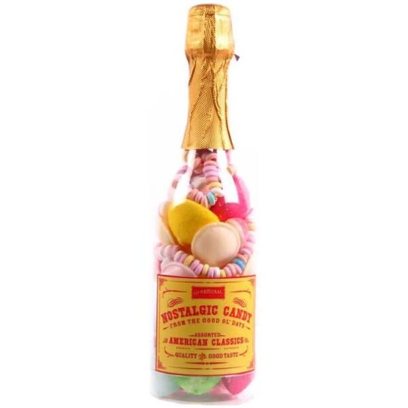 Retro Flasche gefüllt mit Süssigkeiten
