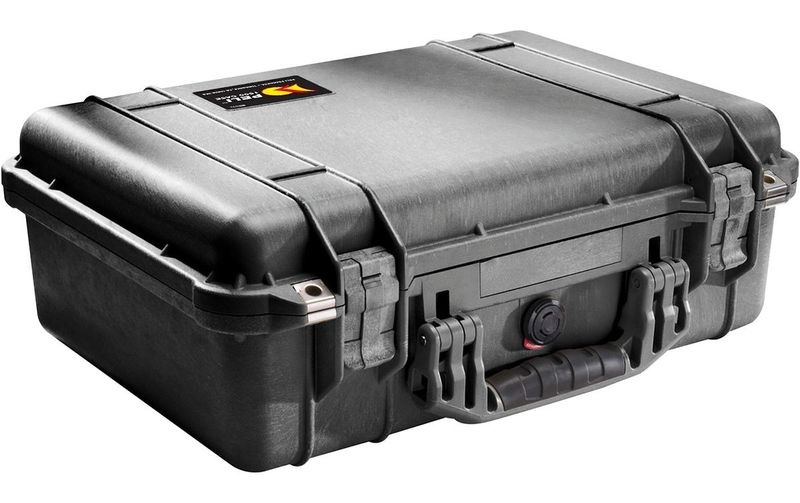 PELI Schutzkoffer aus PP Inhalt 19,4 l, LxBxH 470 x 357 x 176 mm mit Würfelschaumstoff, schwarz