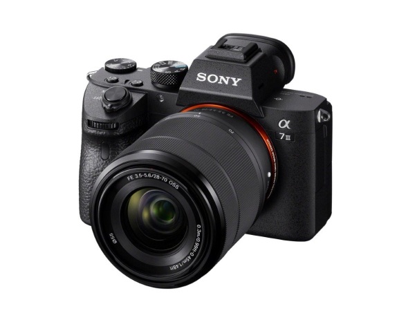 Sony Alpha A7 III + 28-70mm Systemkamera Kit