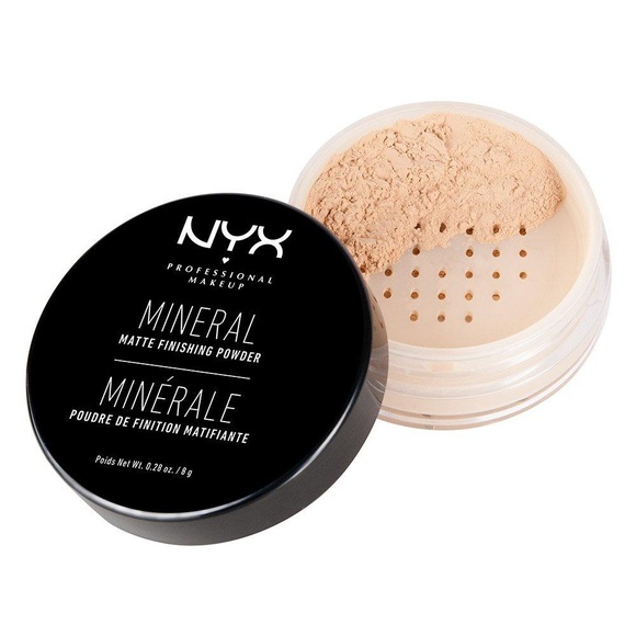 NYX Professional Makeup Light Medium Finishing Powder Puder 8g