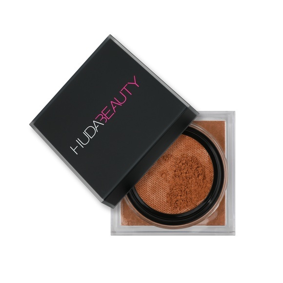 Huda Beauty Easy Bake Loose Powder