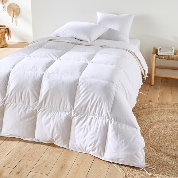 Ganzjahres-Duvet mit 50% Daunen Ganzjahres-Duvet mit 50% Daunen