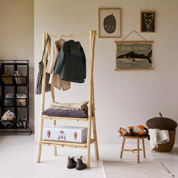 Kleiderständer aus Teak massiv für Kinder Kilim Kleiderständer aus Teak massiv für Kinder Kilim