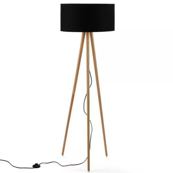 Stehlampe mit drei Beinen Setto Stehlampe mit drei Beinen Setto