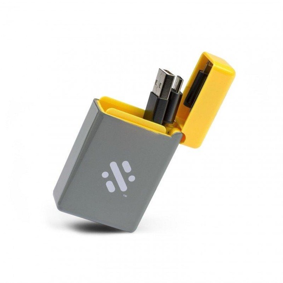Thumbs up swipe 3in 1 retractable charger-No Colour