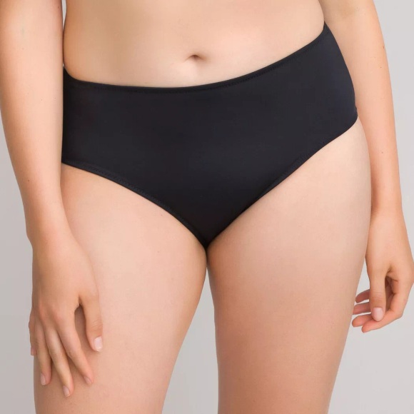 Bikini-Slip mit Formeffekt