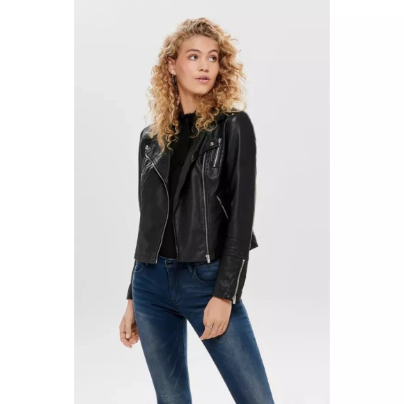 Kurze Jacke mit Reissverschluss