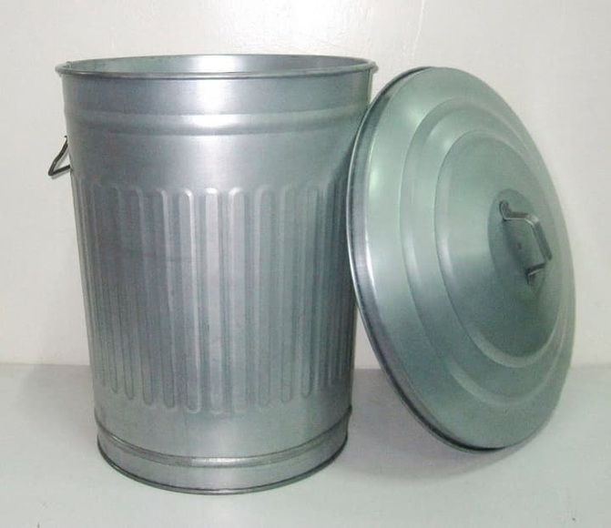 Mülleimer mit Deckel 40 L
